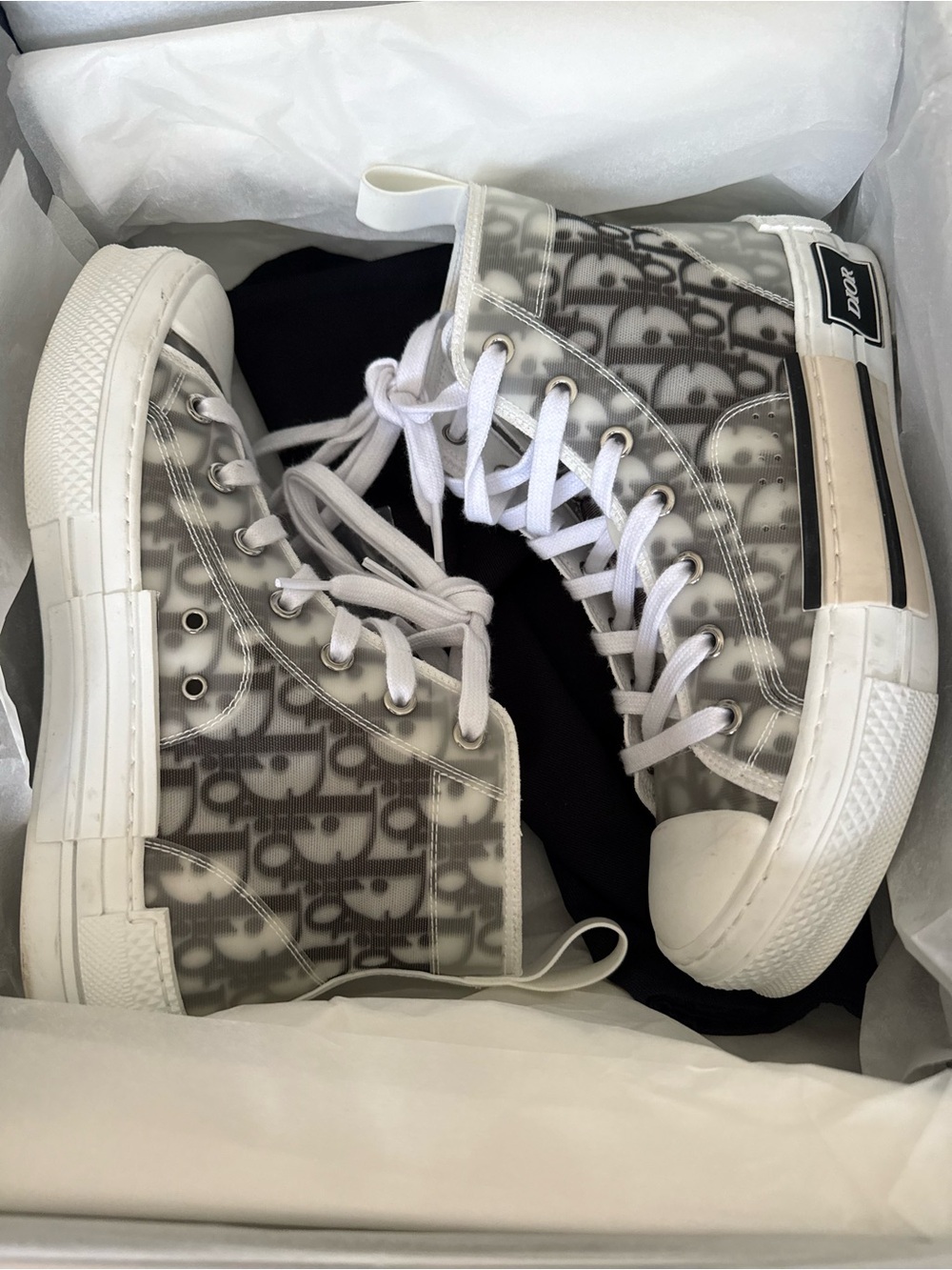 Dior High-Top Sneaker in White & Black Oblique - Picture 5 of 9